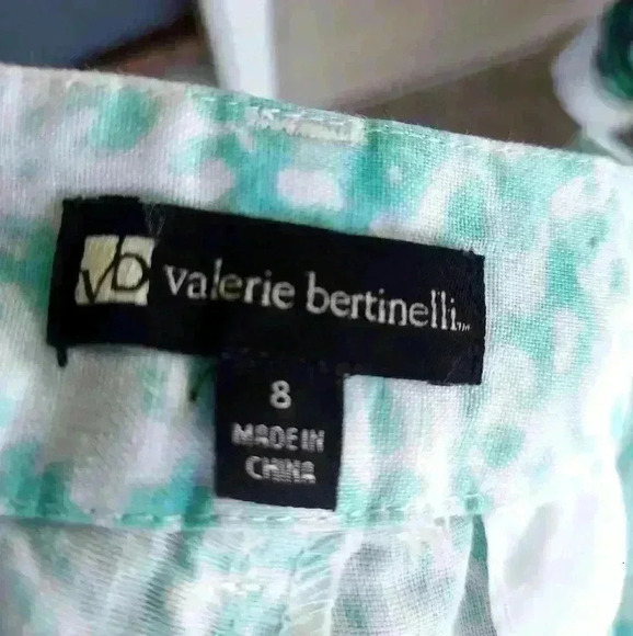 Valerie Bertinelli Turquoise and White Linen Shorts - Picture 6 of 7